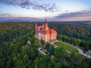NIEZWYKŁY WEEKEND W ZACHWYCAJĄCYM I MAGICZNYM ZAMKU CZOCHA I KSIĄŻ