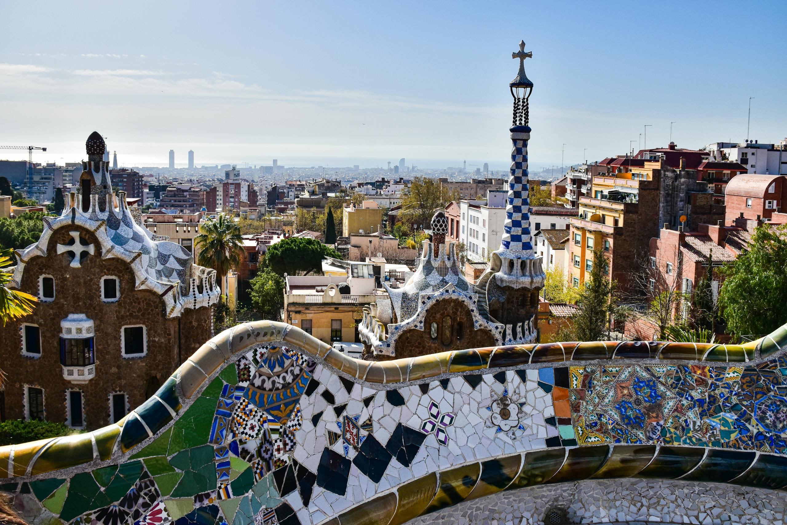 Wycieczka do barcelony gaudi ławka